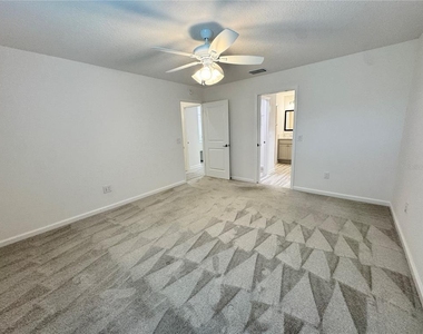 528 Cherry Creek Way - Photo Thumbnail 7