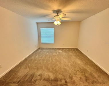528 Cherry Creek Way - Photo Thumbnail 9