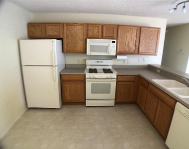 2099 Broyhill Avenue - Photo Thumbnail 3