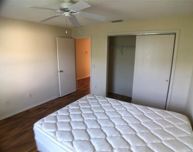 2099 Broyhill Avenue - Photo Thumbnail 12