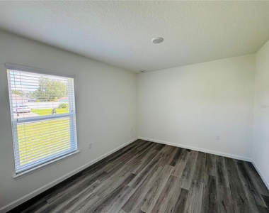 72 Lancelot Drive - Photo Thumbnail 6