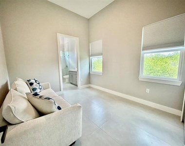 15109 Aquarius Circle - Photo Thumbnail 26