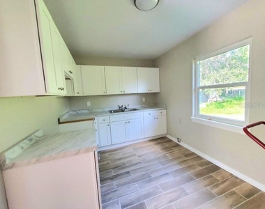 420 Somerset Road - Photo Thumbnail 9