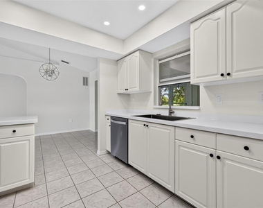 7510 Ligustrum - Photo Thumbnail 9