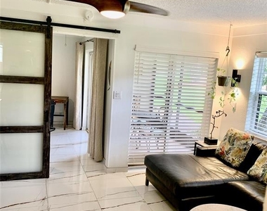 19505 Quesada Avenue - Photo Thumbnail 9