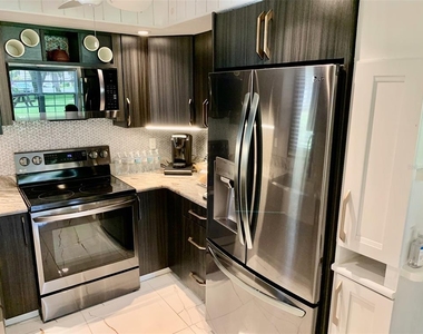 19505 Quesada Avenue - Photo Thumbnail 4