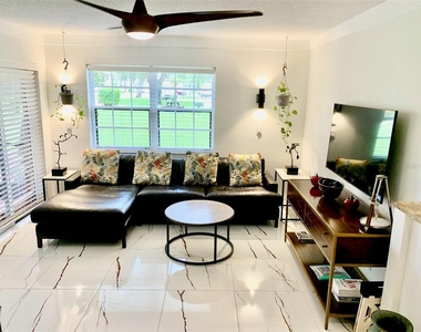 19505 Quesada Avenue - Photo Thumbnail 8