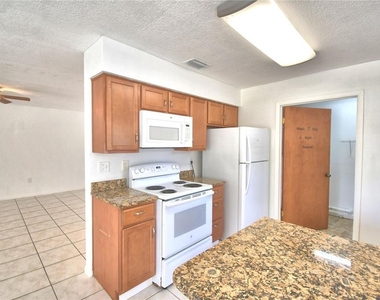 914 Grape Avenue - Photo Thumbnail 9