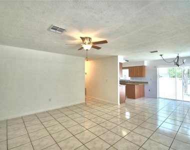 914 Grape Avenue - Photo Thumbnail 4