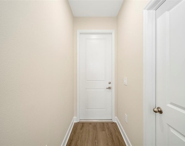 14008 Crimson Avenue - Photo Thumbnail 13