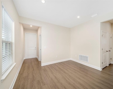 14008 Crimson Avenue - Photo Thumbnail 14