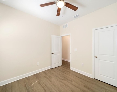 14008 Crimson Avenue - Photo Thumbnail 40
