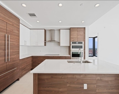 301 1st Street S - Photo Thumbnail 3