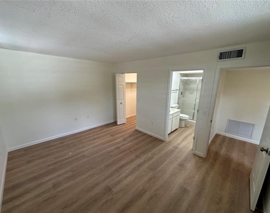 113 Pinehurst Drive - Photo Thumbnail 21