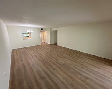113 Pinehurst Drive - Photo Thumbnail 8