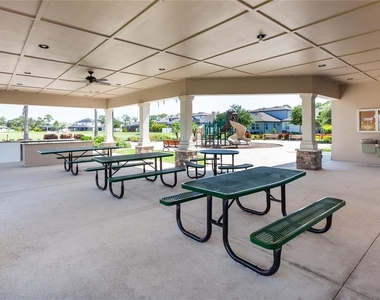 8561 Whispering Street - Photo Thumbnail 31