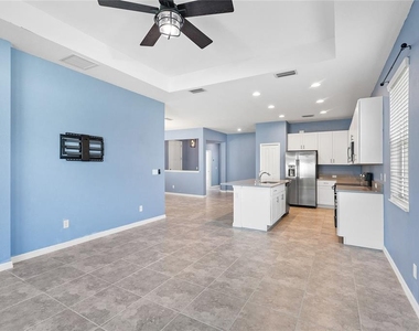 8561 Whispering Street - Photo Thumbnail 15