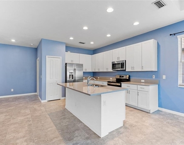 8561 Whispering Street - Photo Thumbnail 5