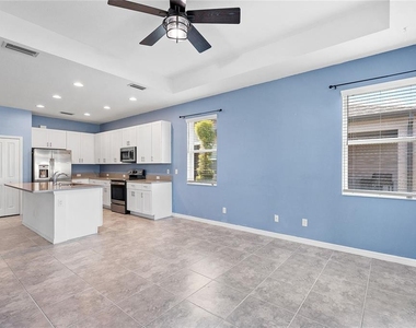 8561 Whispering Street - Photo Thumbnail 16