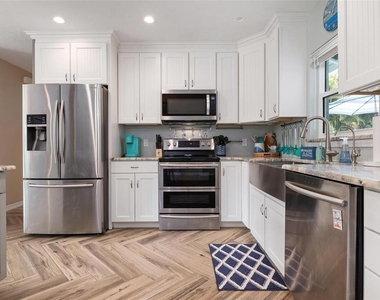 1512 W 42nd Street - Photo Thumbnail 6