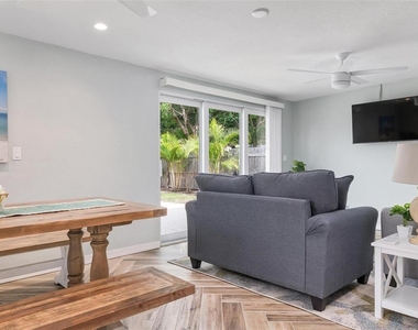 1512 W 42nd Street - Photo Thumbnail 11