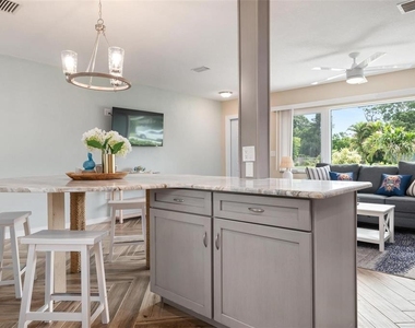 1512 W 42nd Street - Photo Thumbnail 8
