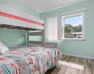 1512 W 42nd Street - Photo Thumbnail 17