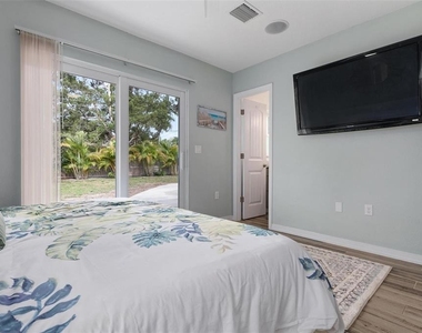 1512 W 42nd Street - Photo Thumbnail 14