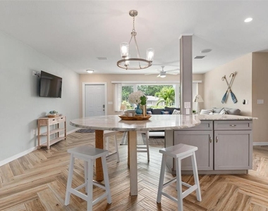 1512 W 42nd Street - Photo Thumbnail 7