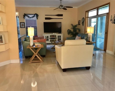 6273 Donnington Court - Photo Thumbnail 13