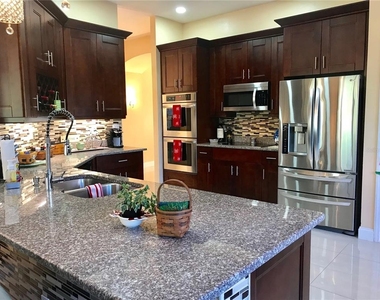 6273 Donnington Court - Photo Thumbnail 10