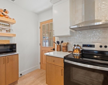 2226 Arlington Street - Photo Thumbnail 16