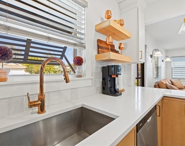 2226 Arlington Street - Photo Thumbnail 15