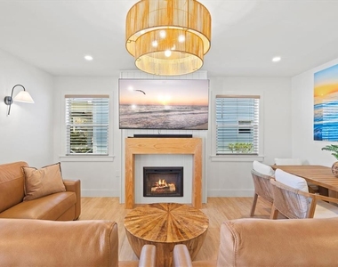 2226 Arlington Street - Photo Thumbnail 4