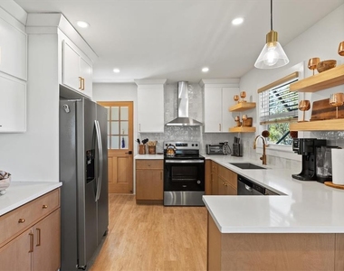 2226 Arlington Street - Photo Thumbnail 11