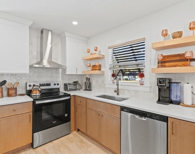 2226 Arlington Street - Photo Thumbnail 13