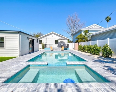2226 Arlington Street - Photo Thumbnail 2