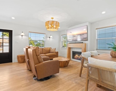 2226 Arlington Street - Photo Thumbnail 7