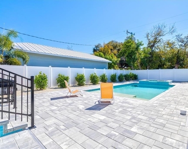2226 Arlington Street - Photo Thumbnail 51