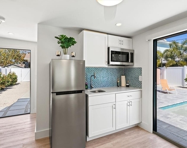 2226 Arlington Street - Photo Thumbnail 37