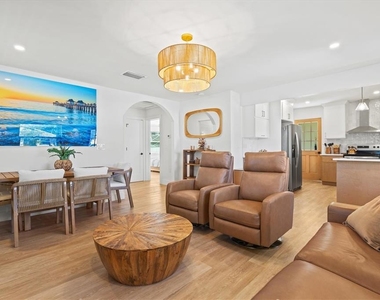 2226 Arlington Street - Photo Thumbnail 6