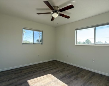 3500 Beneva Road - Photo Thumbnail 12