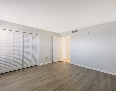 420 Beach Road - Photo Thumbnail 23