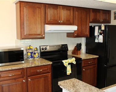 327 108th Street W - Photo Thumbnail 17