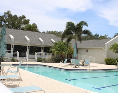 327 108th Street W - Photo Thumbnail 4