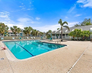 327 108th Street W - Photo Thumbnail 6