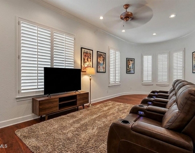 6528 Calle Placido Drive - Photo Thumbnail 4