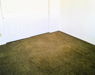 3022 E Glen Drive - Photo Thumbnail 13