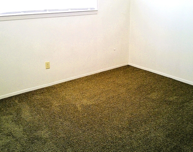 3022 E Glen Drive - Photo Thumbnail 8