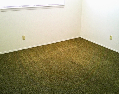 3022 E Glen Drive - Photo Thumbnail 12